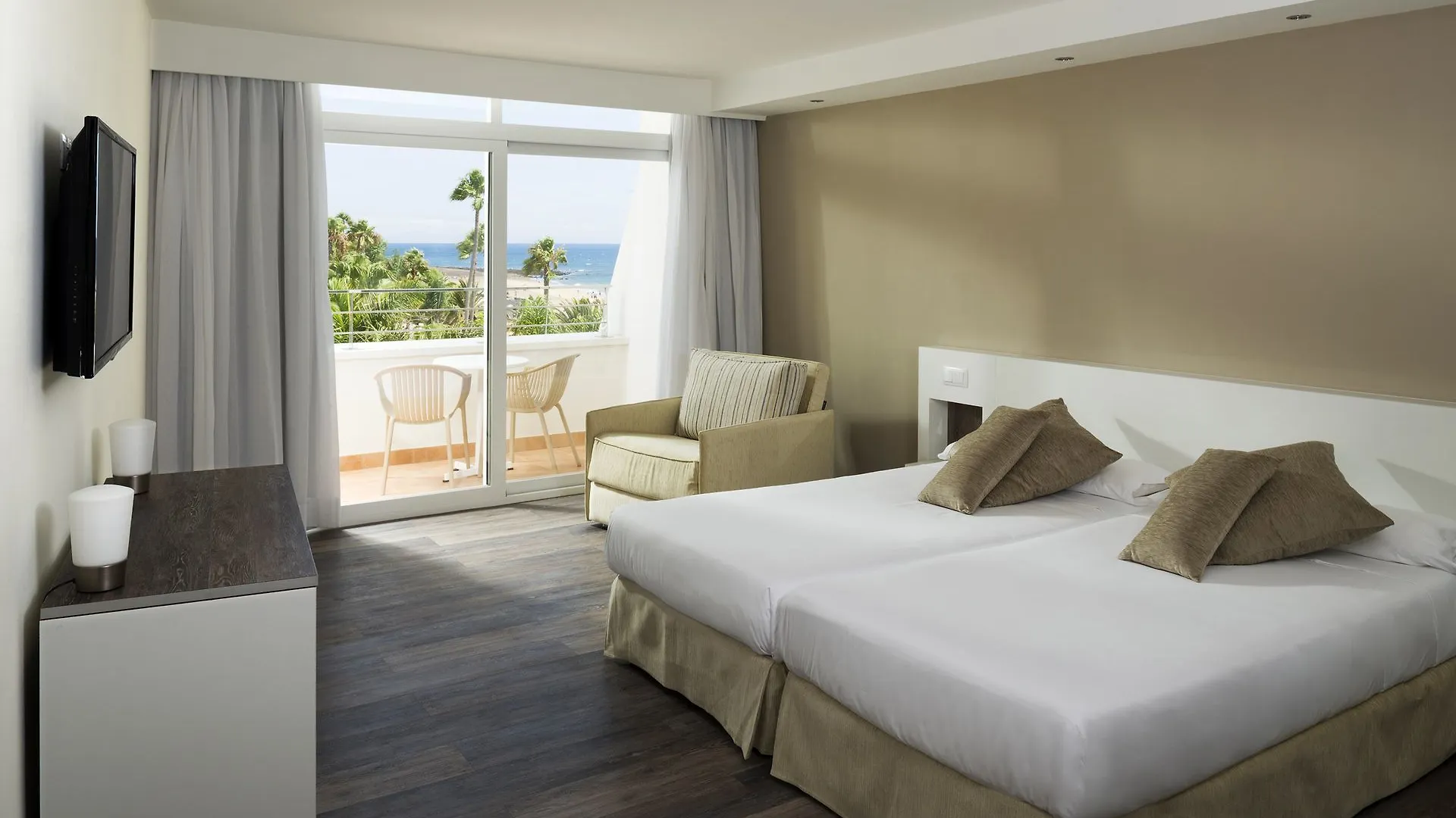 Отель Sol Lanzarote Пуэрто дель Кармен 4*,  Испания