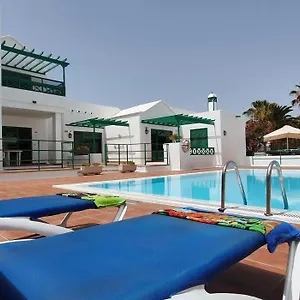 las-palmeras-puerto-del-carmen.puertodelcarmen-hotels.org/